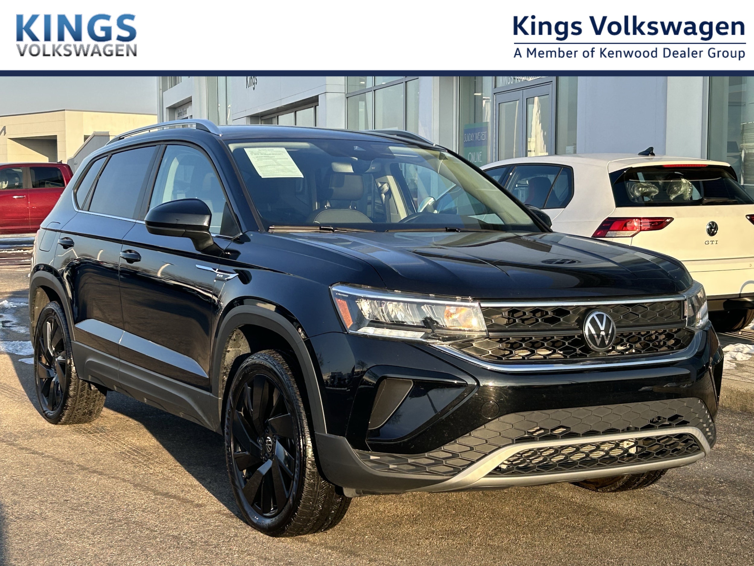 2024 Volkswagen Taos SE's photo