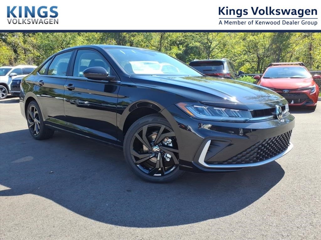 New 2025 Volkswagen Jetta SE Sedan