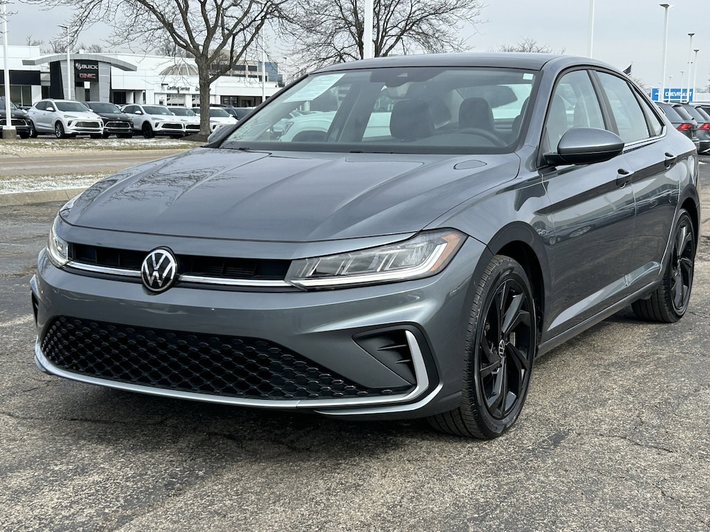 Used 2025 Volkswagen Jetta 1.5T SE Sedan