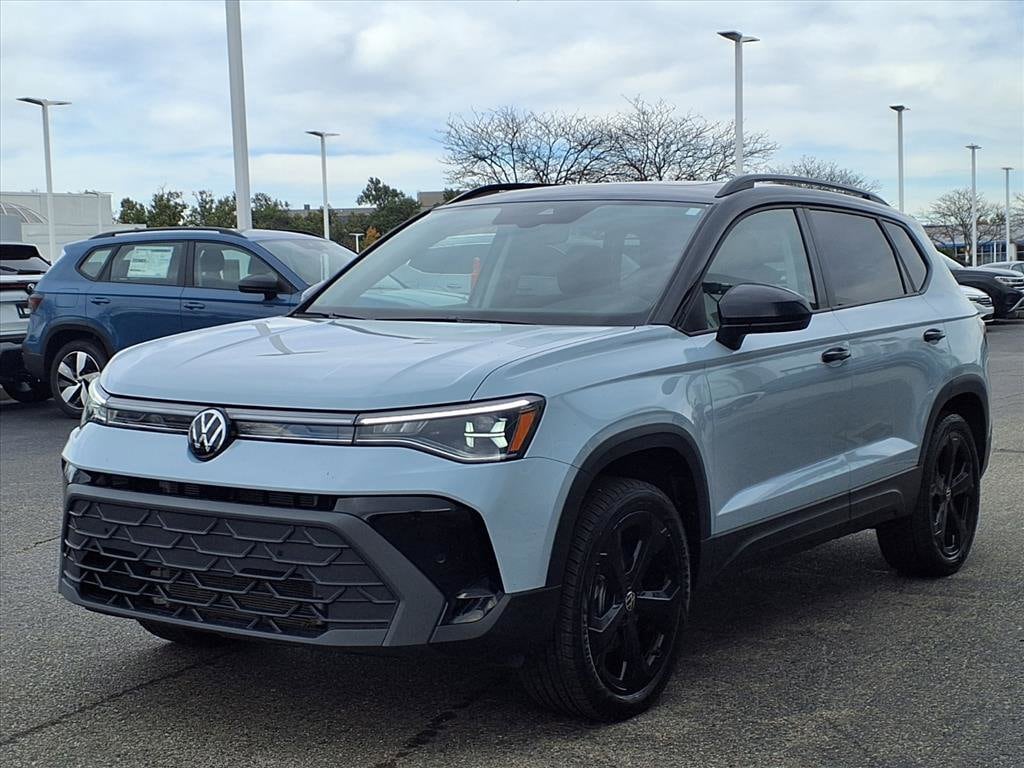Used 2025 Volkswagen Taos 1.5T SE Black SUV