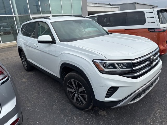 2023 Volkswagen Atlas SE photo 2