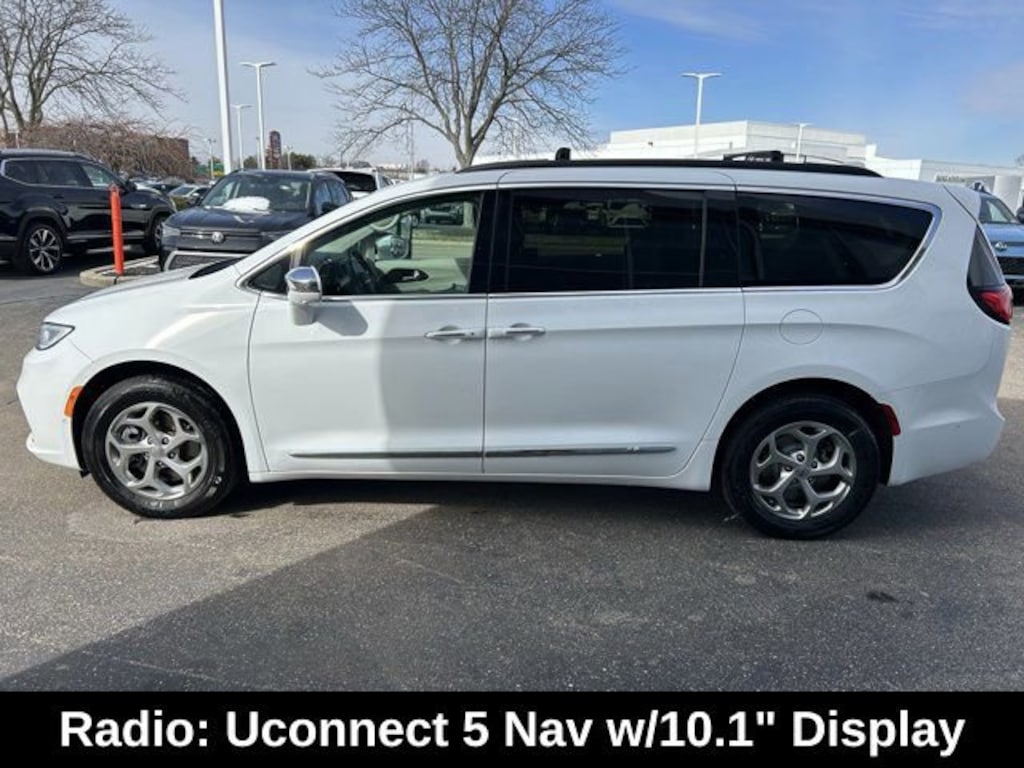 Used 2022 Chrysler Pacifica Limited Van Passenger Van