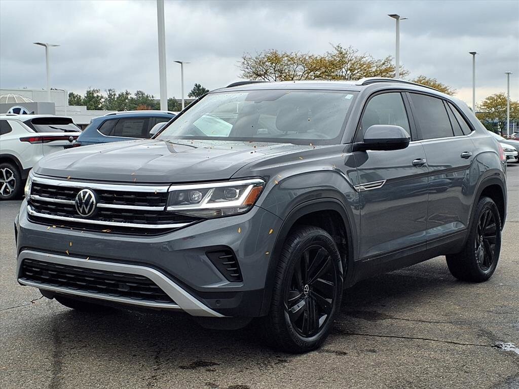 2022 Volkswagen Atlas Cross Sport V6 SE Technology photo 2