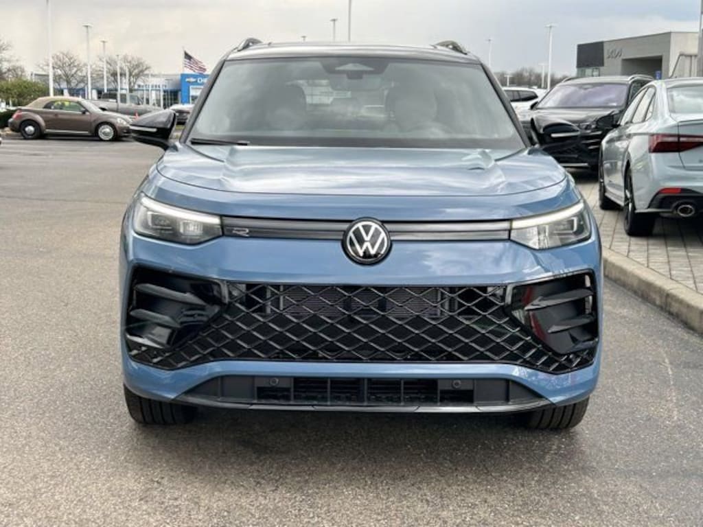 New 2026 Volkswagen Tiguan SE R-Line Black SUV