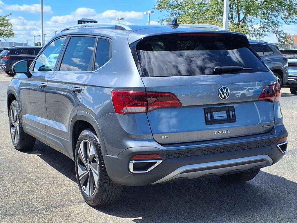 2024 Volkswagen Taos SE photo 4