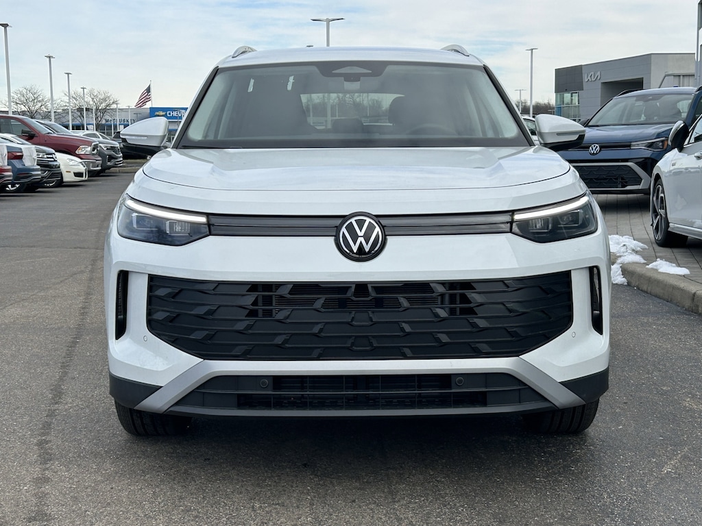 New 2026 Volkswagen Tiguan SE SUV