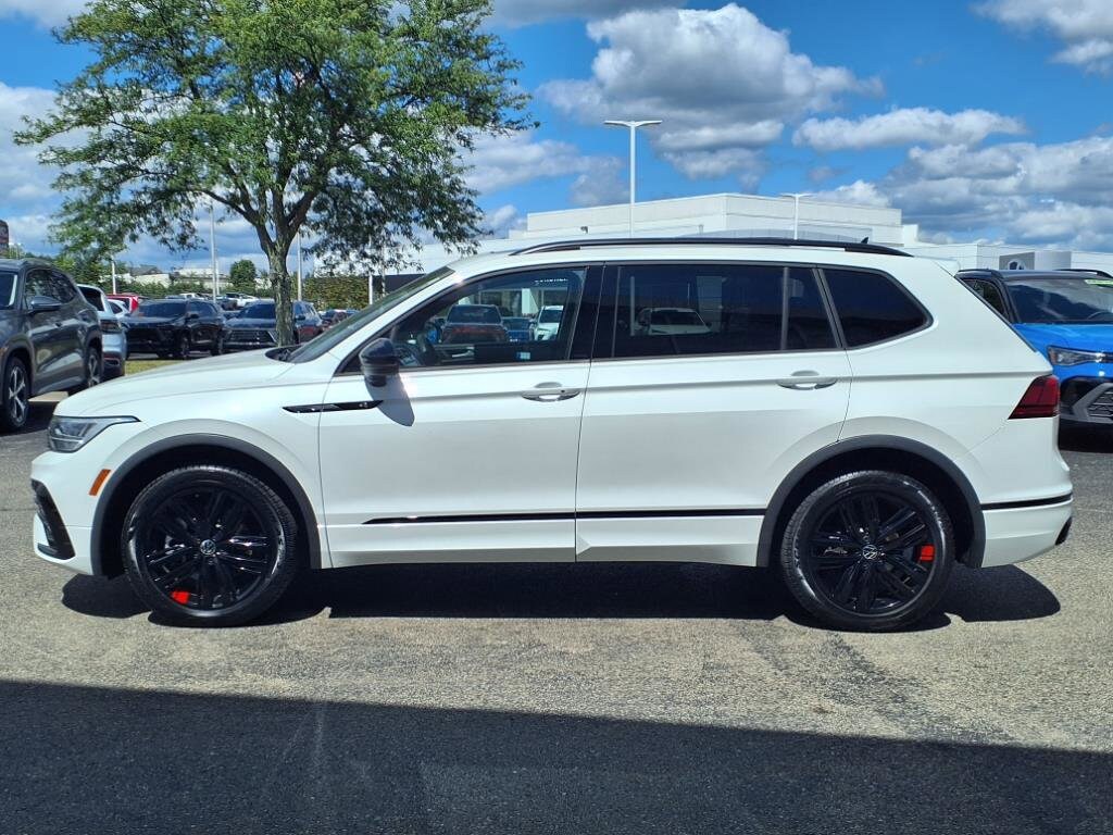 2022 Volkswagen Tiguan SE R-Line Black photo 3