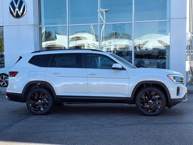 2026 Volkswagen Atlas SE w/Tech - Photo 8