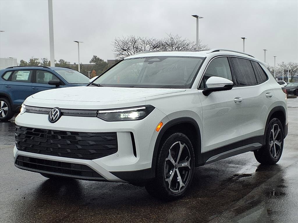 2026 Volkswagen Tiguan SE photo 2