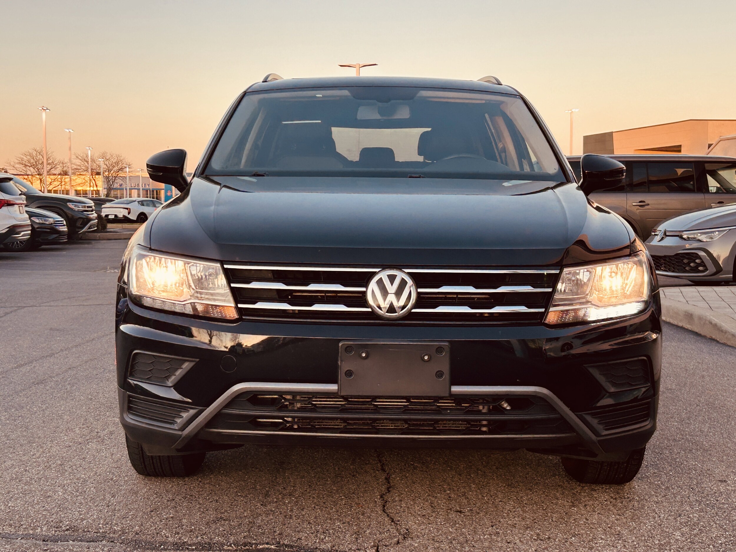2020 Volkswagen Tiguan SE photo 2