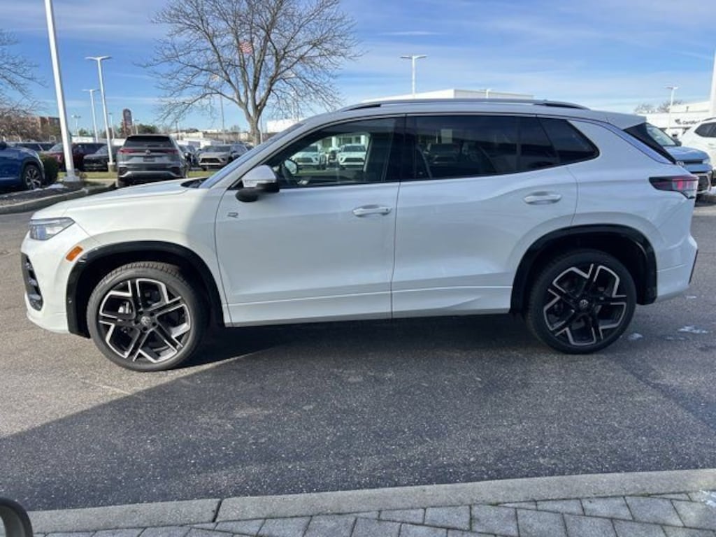 New 2026 Volkswagen Tiguan SEL R-Line Turbo SUV