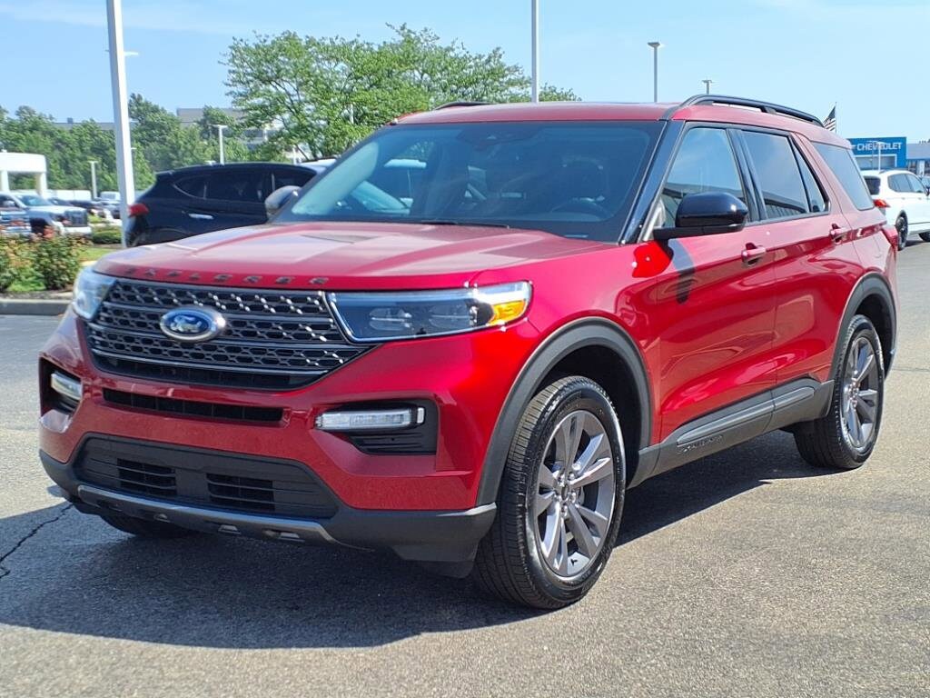 2022 Ford Explorer XLT photo 2