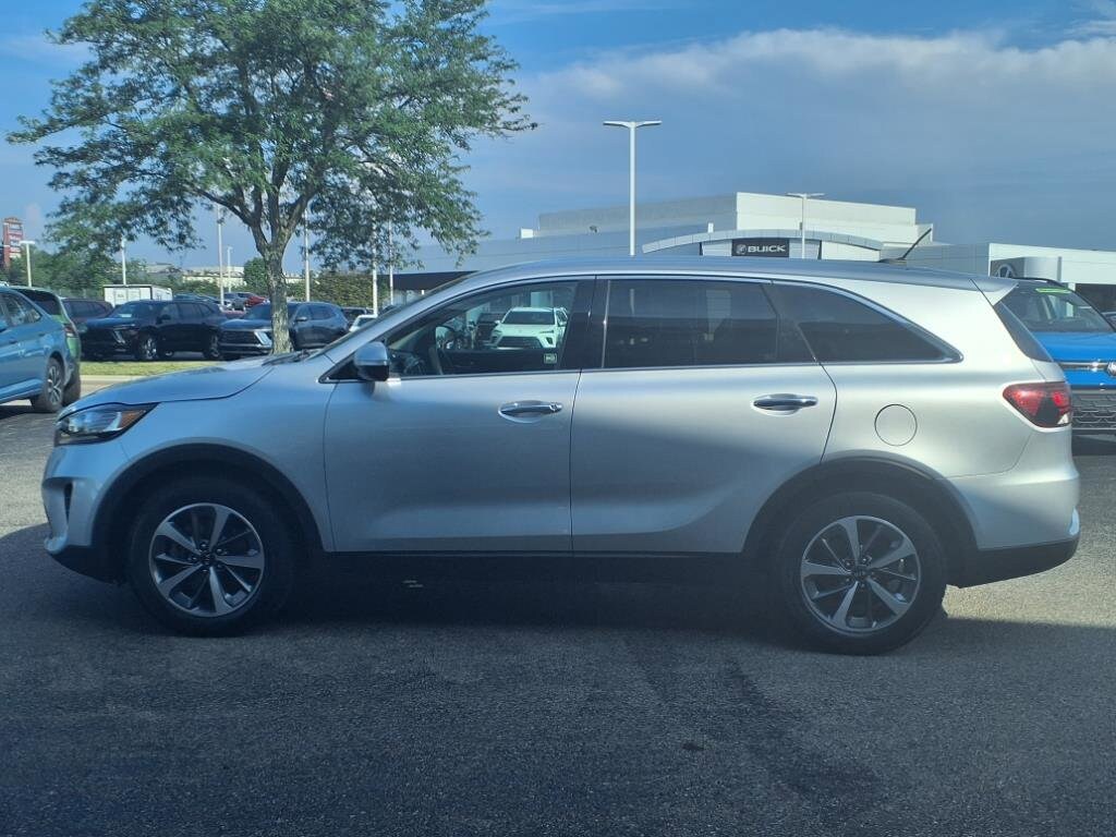2020 Kia Sorento LX photo 3
