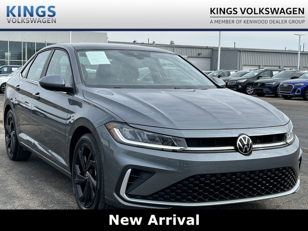 Used 2025 Volkswagen Jetta 1.5T SE Sedan