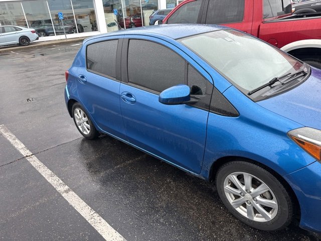 2017 Toyota Yaris LE photo 2