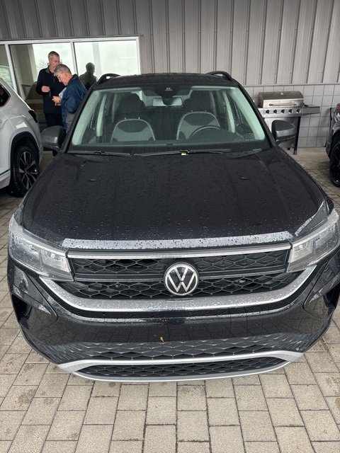 2022 Volkswagen Taos S photo 3