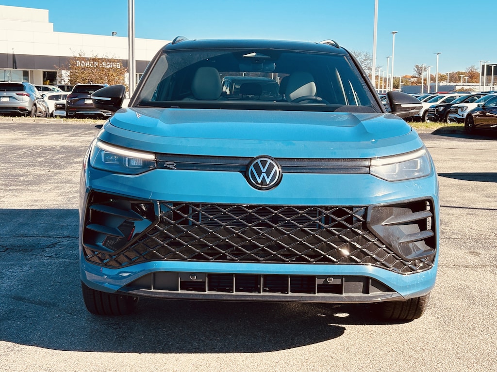 New 2026 Volkswagen Tiguan SE R-Line Black SUV