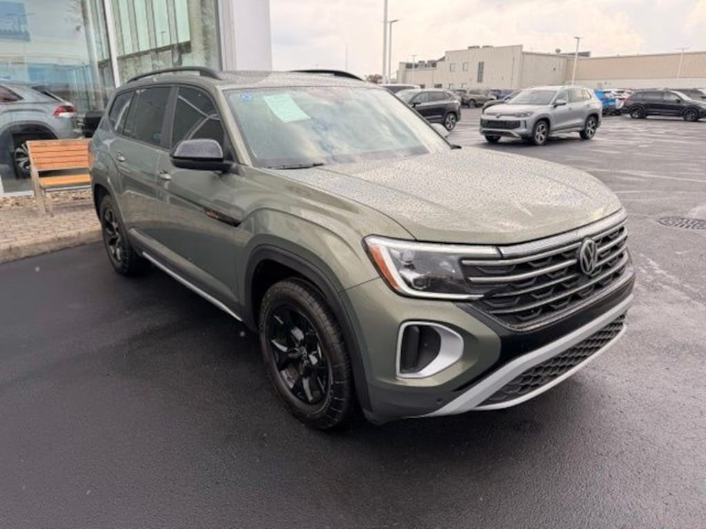 Certified 2025 Volkswagen Atlas 2.0T Peak Edition SUV