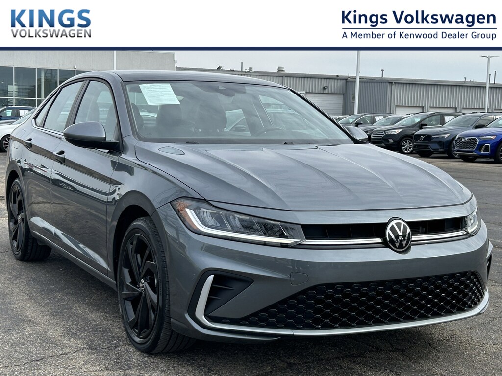 Used 2025 Volkswagen Jetta 1.5T SE Sedan