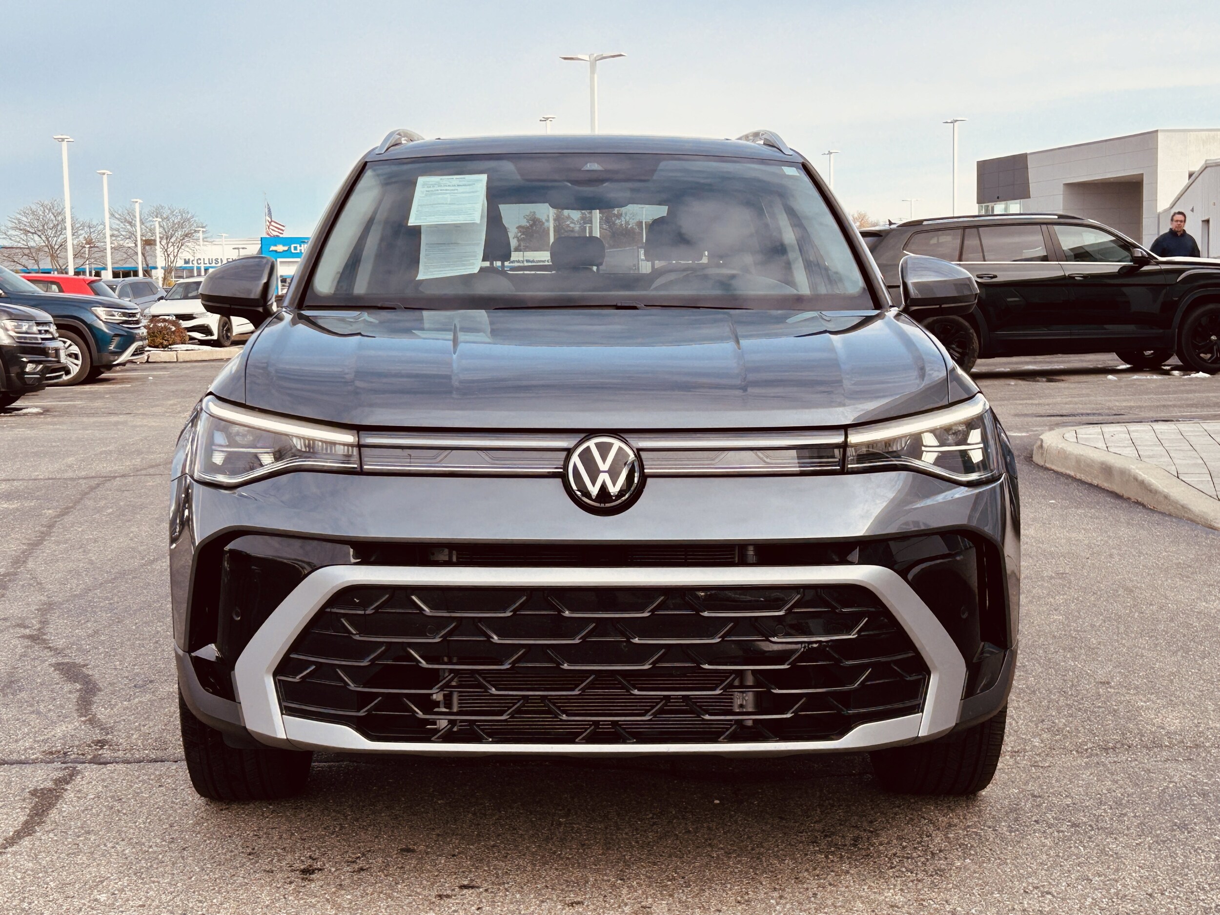 2025 Volkswagen Taos SEL photo 2