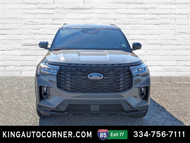 2026 Ford Explorer ST-Line photo 2