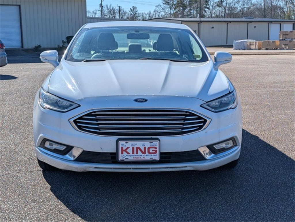 Used 2017 Ford Fusion SE Sedan