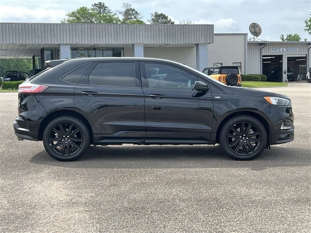 2021 Ford Edge ST photo 4