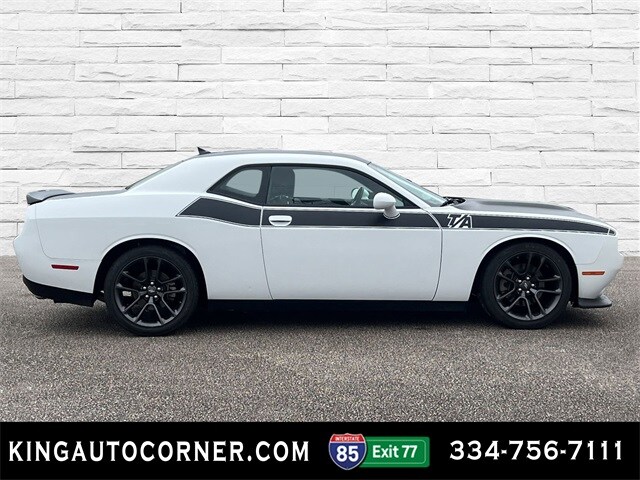 2022 Dodge Challenger R/T photo 2