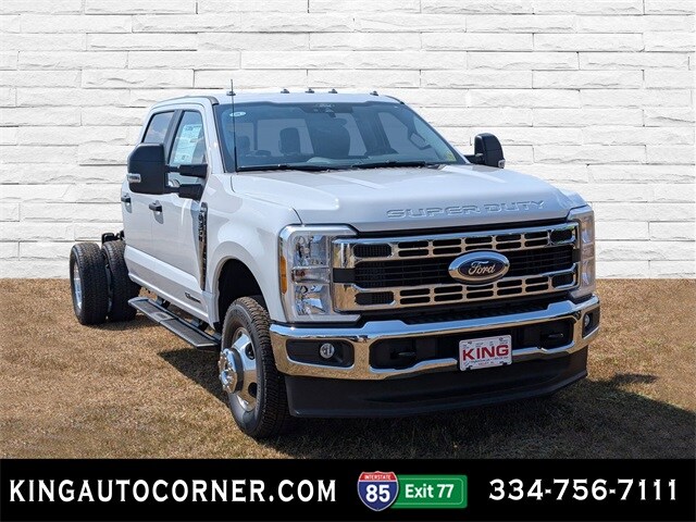 2026 Ford F-350 photo 3