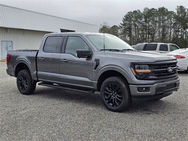2025 Ford F-150 XLT photo 4