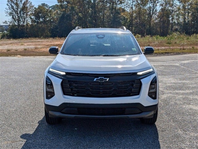 2025 Chevrolet Equinox LT photo 3