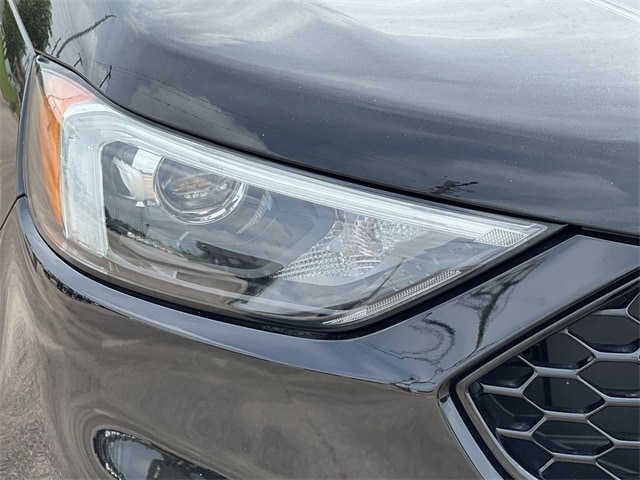 2021 Ford Edge ST photo 2