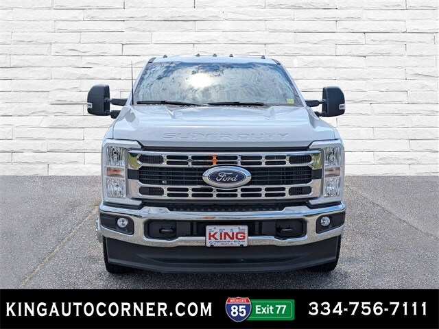 2026 Ford F-350 photo 2