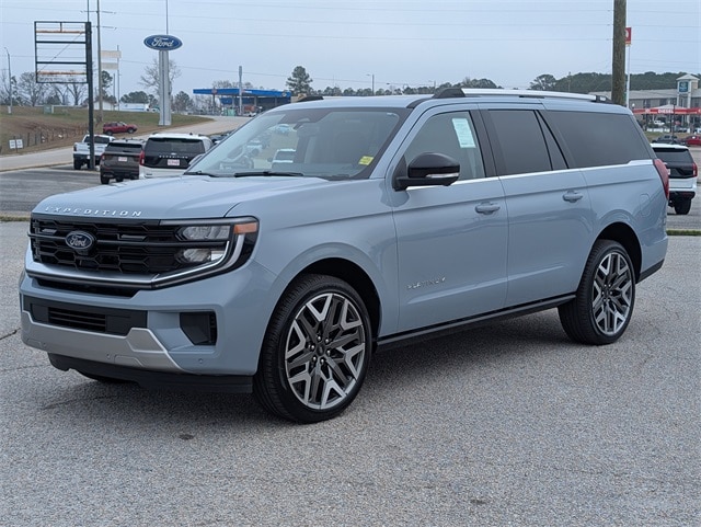 2026 Ford Expedition Platinum's photo