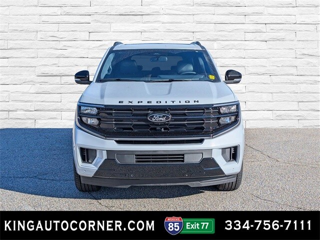 2025 Ford Expedition Platinum photo 2