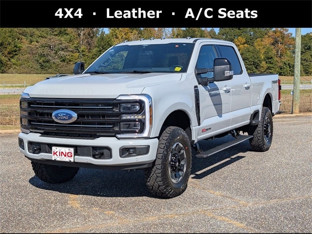 2026 Ford F-250 Super Duty Platinum's photo