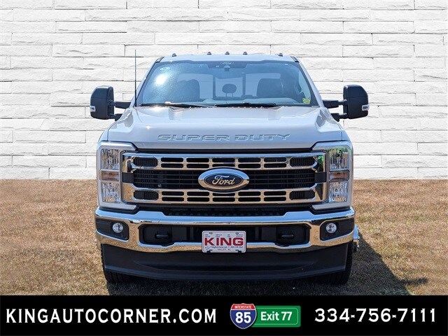 2026 Ford F-350 photo 2