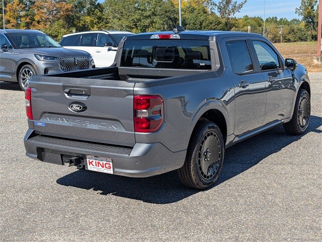 2025 Ford Maverick photo 2