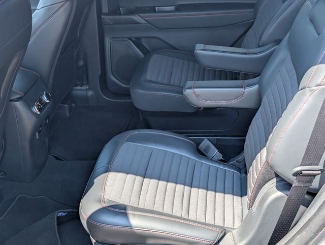 2025 Ford Explorer ST-LINE - Photo 14