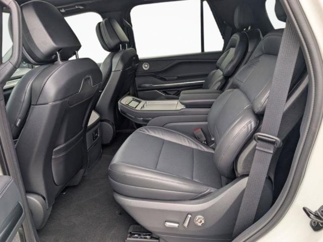 2027 Lincoln Navigator Reserve - Photo 12