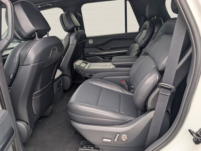 2027 Lincoln Navigator Reserve - Photo 11
