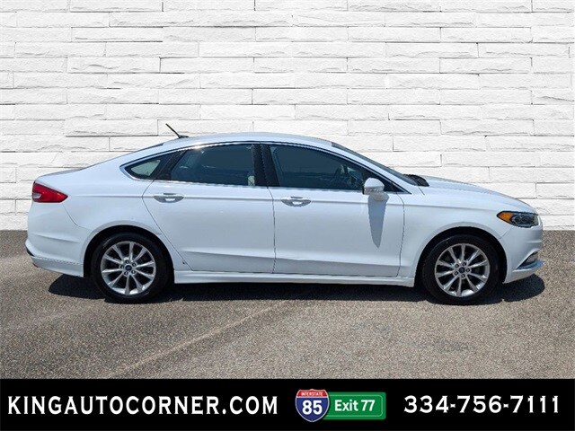 2017 Ford Fusion SE photo 4