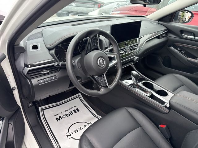 2023 Nissan Altima SR - Photo 8
