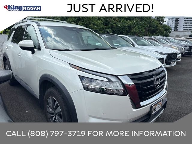2023 Nissan Pathfinder SL 2WD's photo