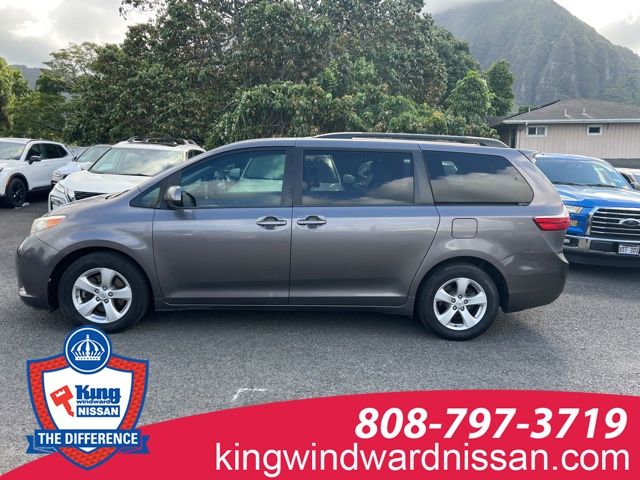2016 Toyota Sienna L photo 3