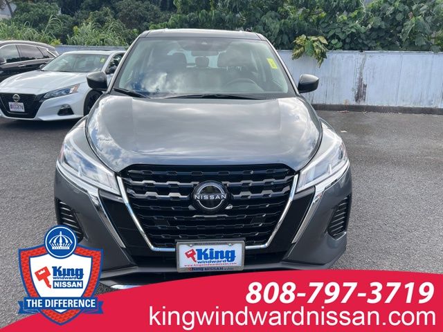 2025 Nissan Kicks Play S photo 2