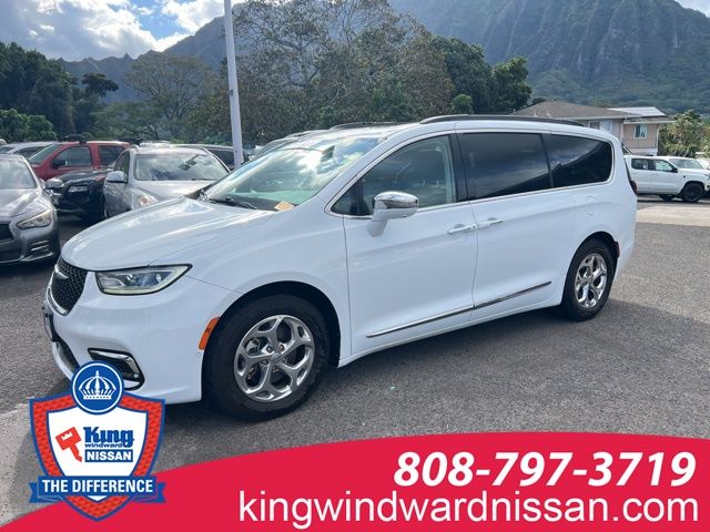 2022 Chrysler Pacifica Limited's photo