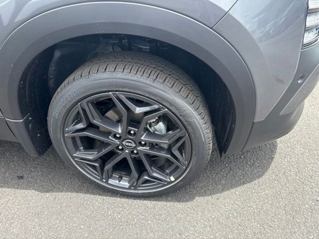 New 2026 Nissan Kicks SR SUV
