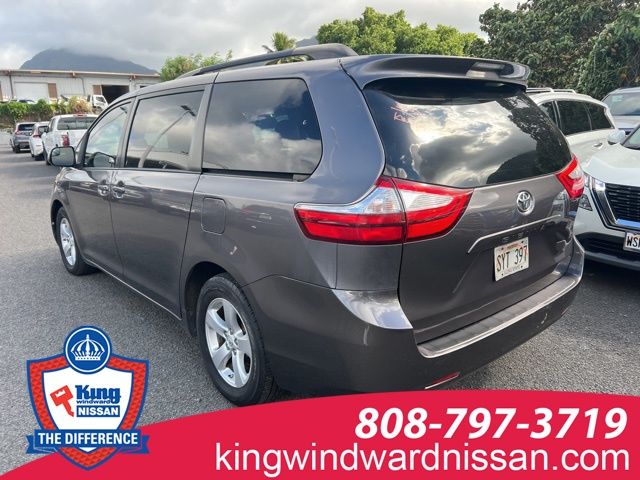 2016 Toyota Sienna L photo 4