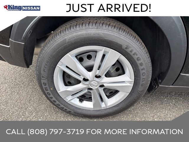 2025 Nissan Kicks Play S photo 2